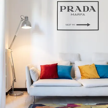 Apartment Duomo-fondazione Prada 10 Min With M3- Large With Veranda *